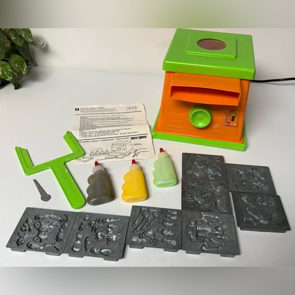 Vintage 1992 Creepy Crawlers Magic Maker and Mold Paks